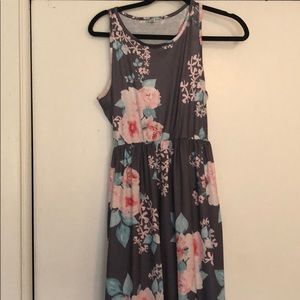 Casual sleeveless maxi dress